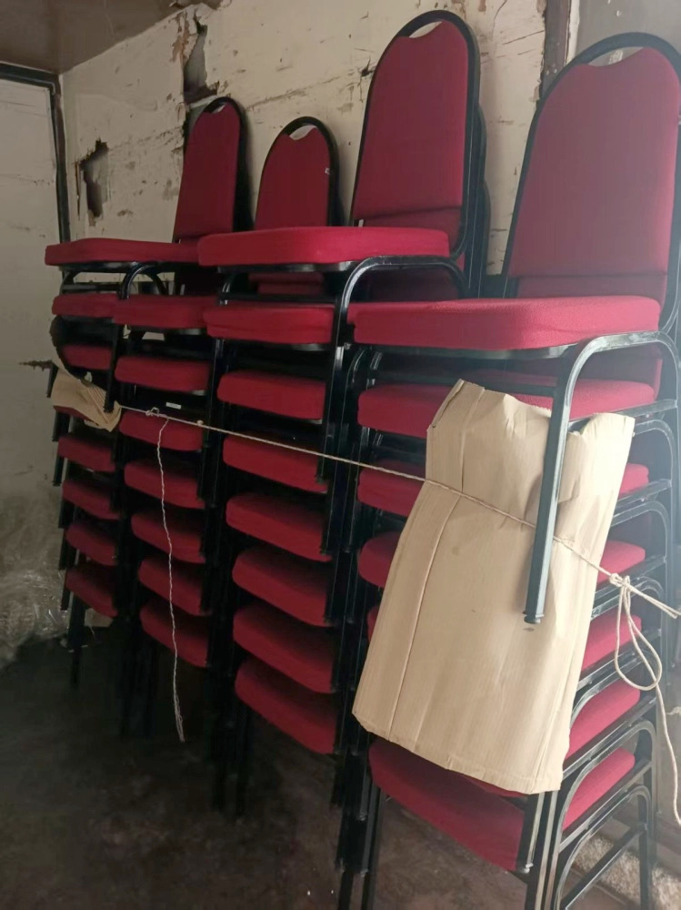 Red Banquet Chair | Kerusi Banquet Merah