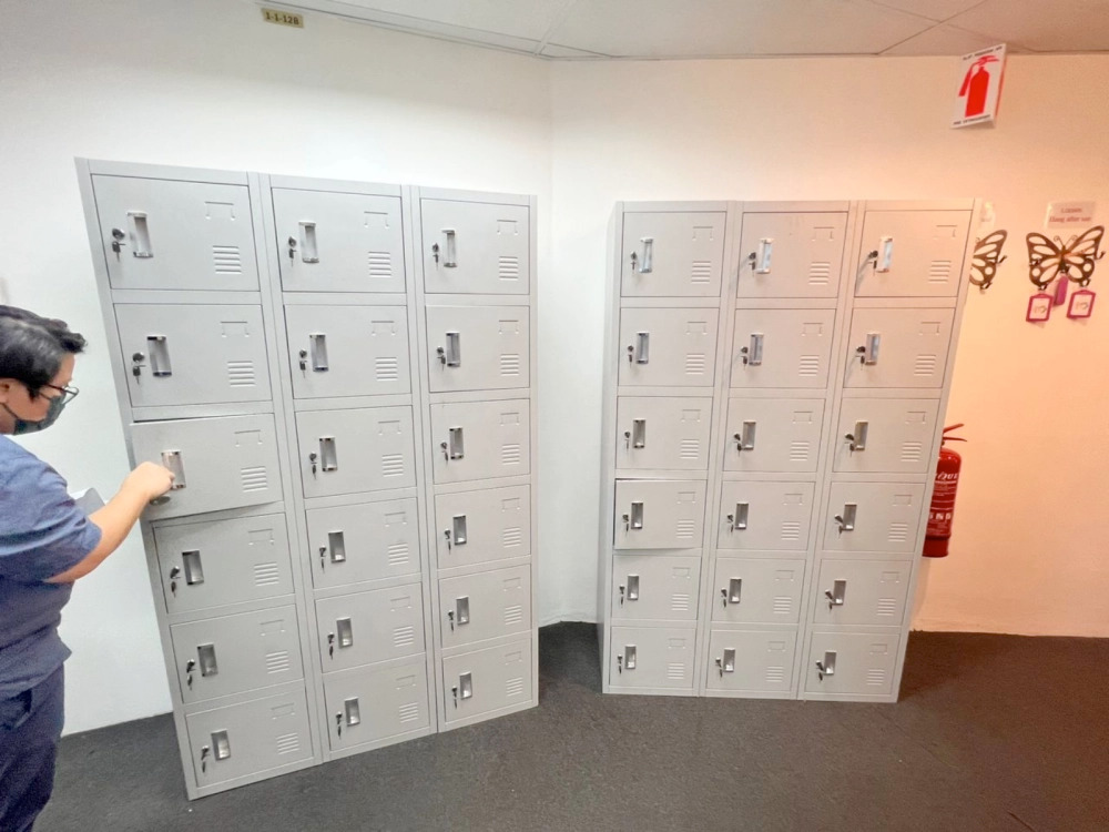 18 Compartment Steel Locker | Metal Cabinet
