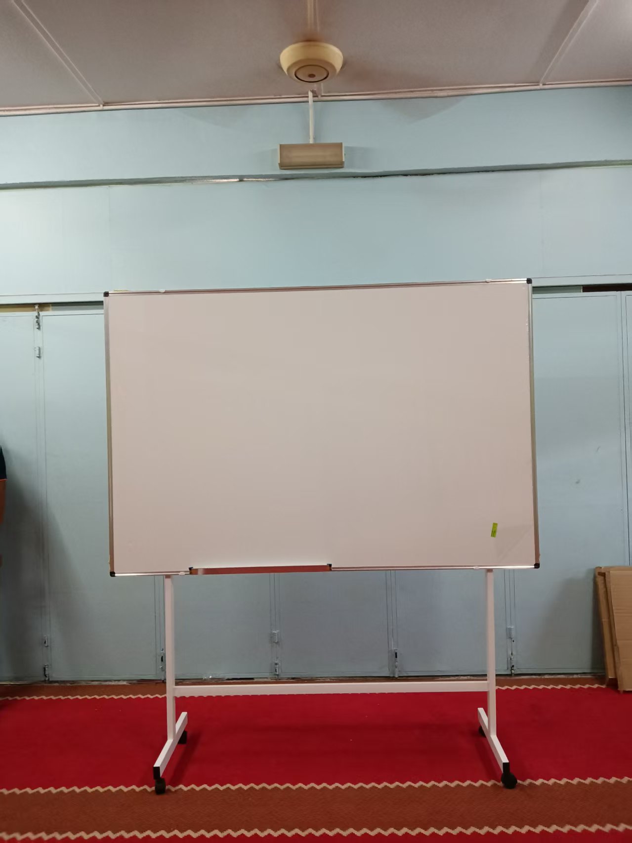 Mobile Whiteboard | Papan Putih Beroda