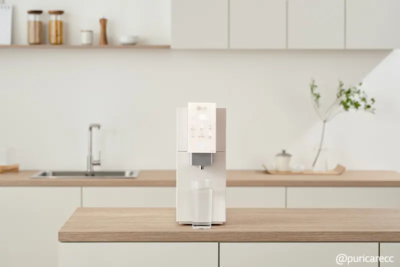 Drink fresh water with minimalist tankless water purifier