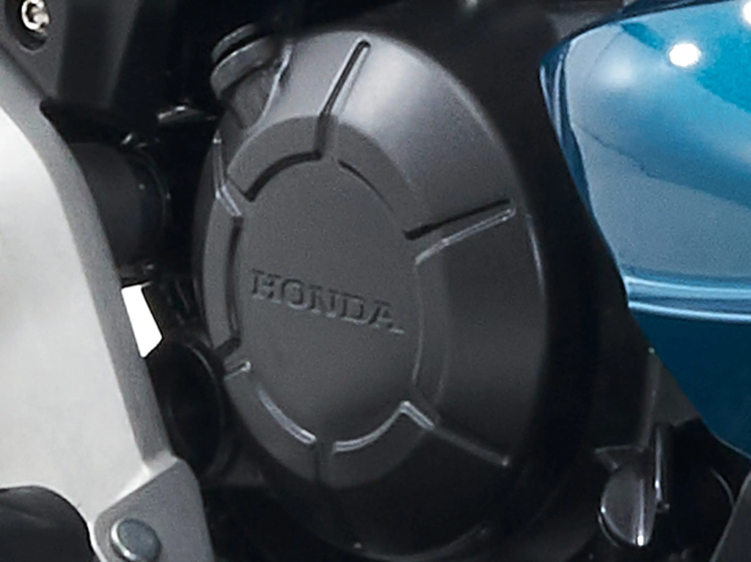 Enhance Engine 150cc DOHC, 6-Speed Liquid-Cooled Engine