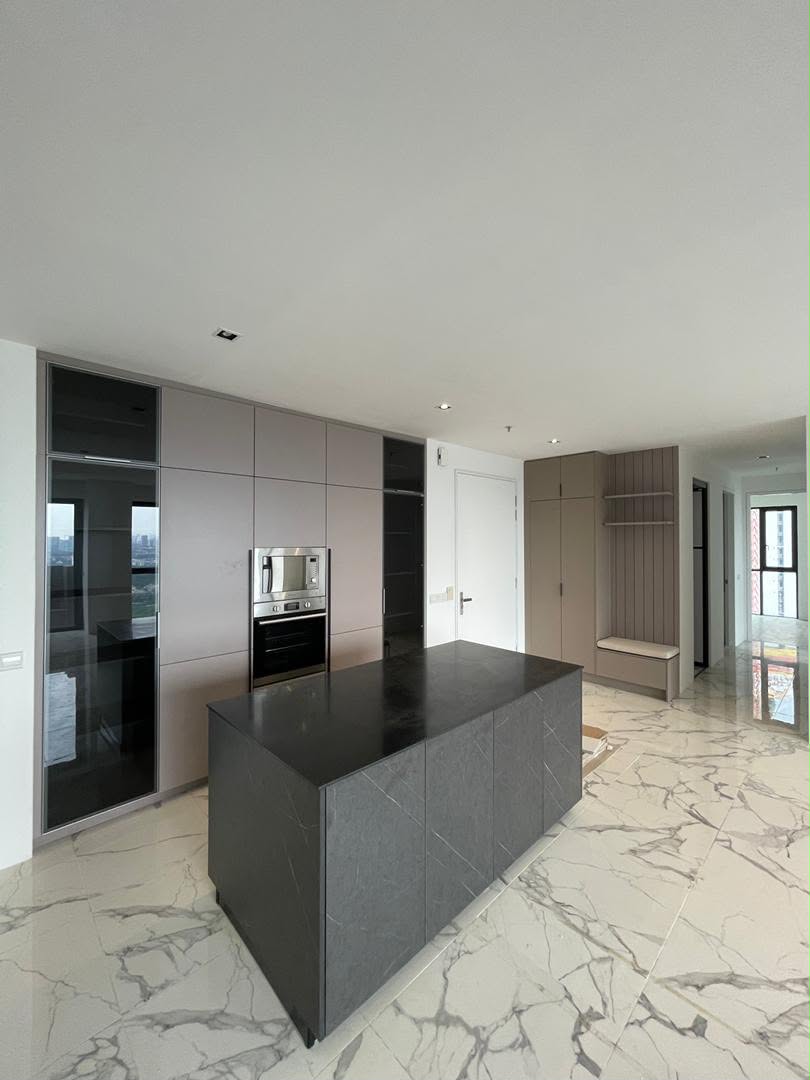 Lumi Tropicana kitchen cabinet and island design by One Hub D&B in Klang Valley